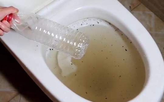 抽水马桶堵了怎么办（抽水马桶堵了怎么办疏通马桶有妙招）