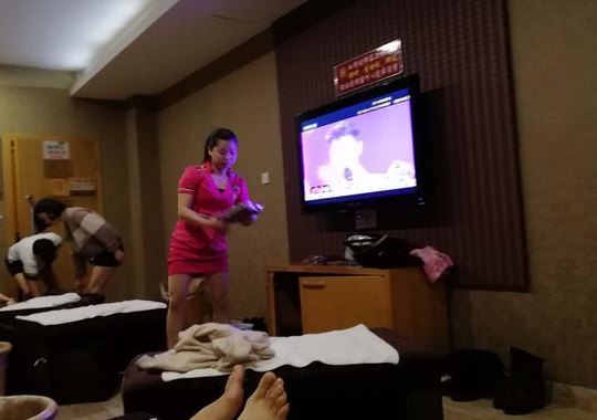 足浴小姐(足浴女工：她们如何因疫情生计无着)