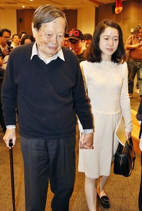 翁帆平时是怎么解决的(翁帆的日常应对方式)