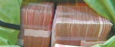 农民用麻袋装拆迁补偿（拆迁补偿用麻袋装钱）