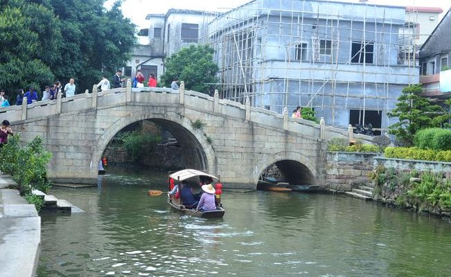 潮州小桥流水(潮州水乡小桥流，悠闲漫步好风光)