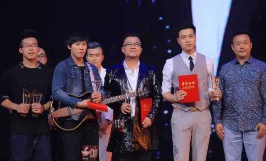 中国好声音比赛流程(中国好声音比赛详解：流程、评审、奖项)