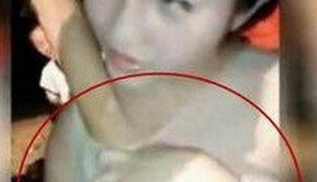 男朋友不让戴胸罩他要摸(男友强制摸胸不准戴胸罩)