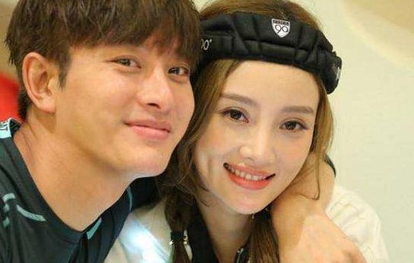 贾乃亮李小璐(贾乃亮、李小璐复合？近照曝光引猜测)