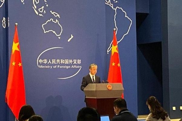 包含外交部回应关闭美驻成都总领事馆的词条