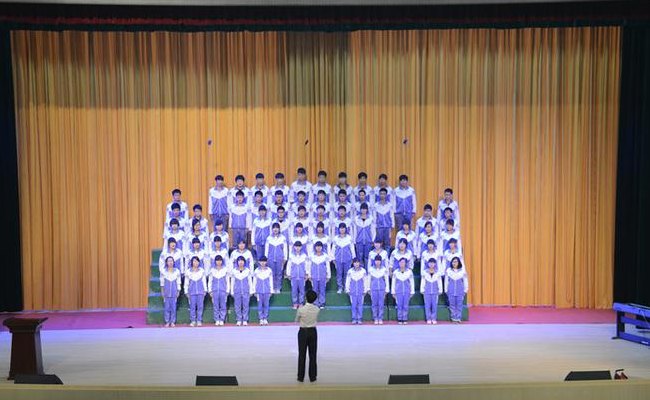 大合唱队形创意图（大合唱队形创意图50人）