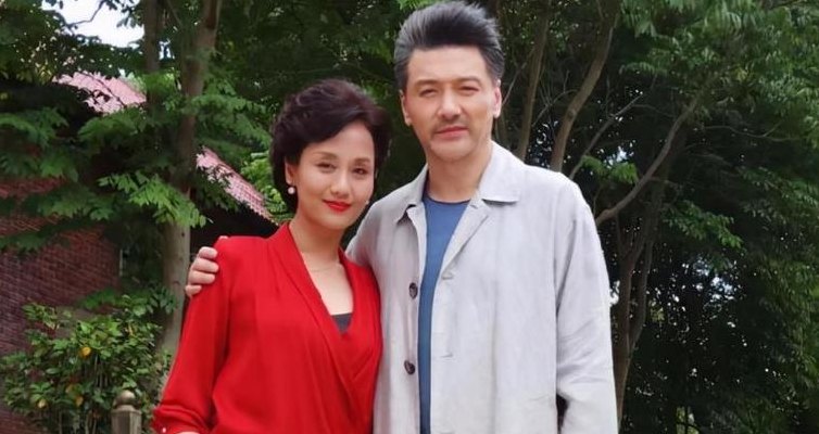 李颖个人资料老公是谁（李颖现任老公照片）