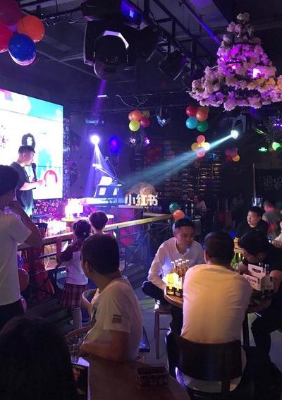 清吧客人唱歌收费（去清吧唱歌）