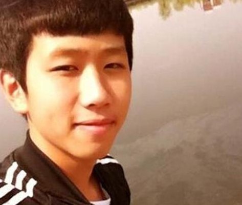 高泽文王境泽家境对比（王境泽旁边的男生高泽文）