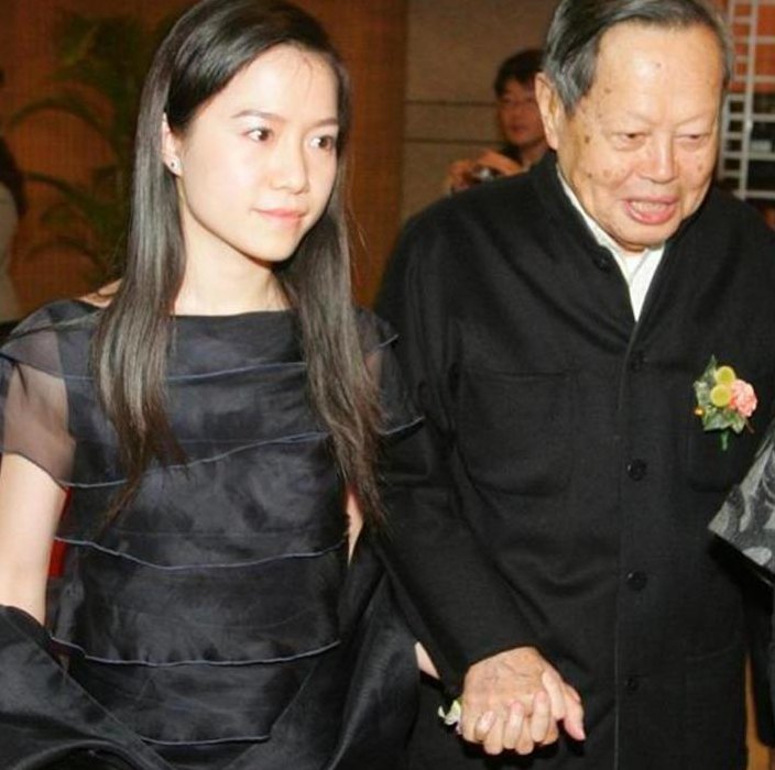 翁帆怀孕大肚的图片（翁帆怀孕是真的吗）