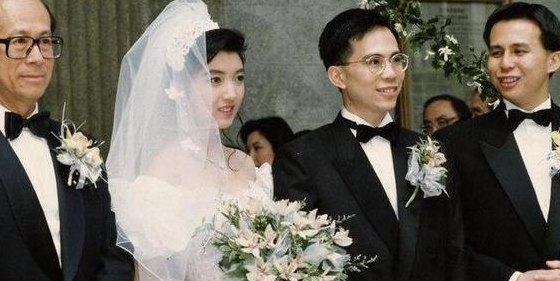 李泽钜的三个女儿（李泽钜妻子改名）