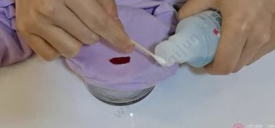 衣服上去掉指甲油妙招（衣服上去指甲油小妙招）