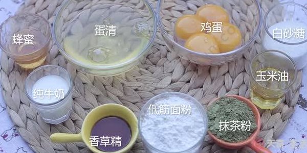 做蛋糕需要什么材料（做蛋糕需要什么材料最简单的）