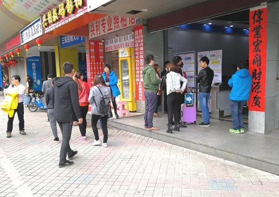 深圳龙华三和人才市场（深圳龙华三和人才市场现场招聘）