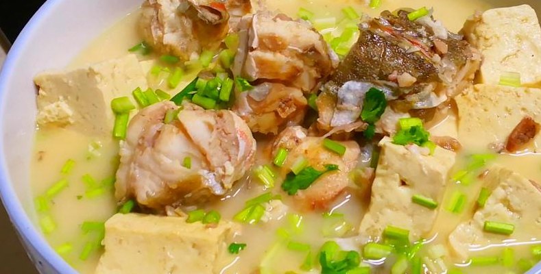 豆腐炖鱼（豆腐炖鱼的营养功效）