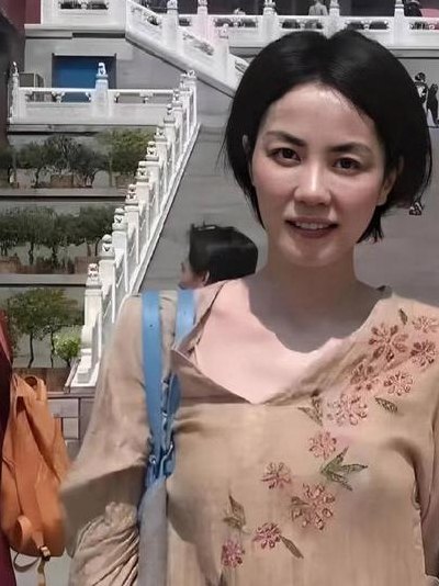 王菲几岁（王菲几岁今年多少岁）