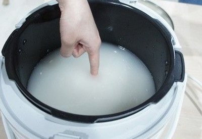 高压锅煮饭放多少水（高压锅煮饭放多少水有什么好方法?）