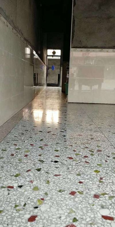 水泥地面怎么处理好看（农村水泥地面怎么处理好看）