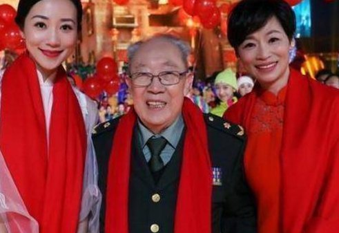 韩雪爷爷是开国大将（韩雪爷爷是哪位开国将军）