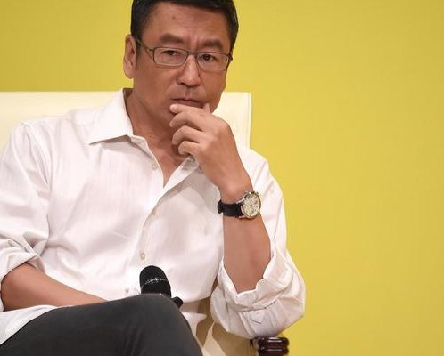 撒贝宁把白岩松打了（撒贝宁和白岩松）