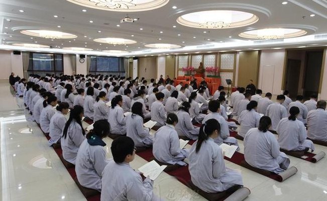 佛教早课（佛教早课完整视频播放）