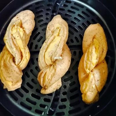 怎样做面包又松又软（怎样做面包又松又软视频教程用空气炸锅不需要牛奶）