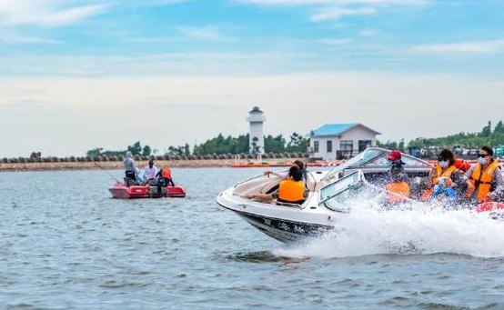 碧海金沙和金山城市沙滩哪个好（碧海金沙好玩还是金山城市沙滩好玩）
