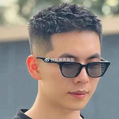男生潮流发型（男生潮流发型2023）
