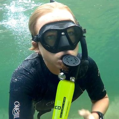 浮潜深潜一般多少米（浮潜多少钱一次）