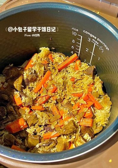电饭煲抓饭的正宗做法（电饭煲做抓饭需要多长时间）