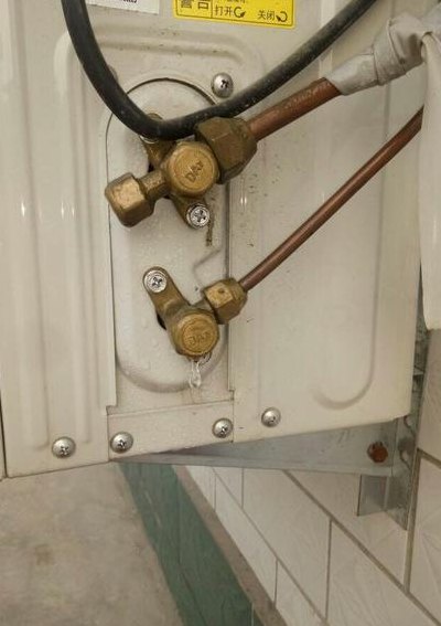 空调外机铜管接头滴水（空调外机铜管接头滴水严重）