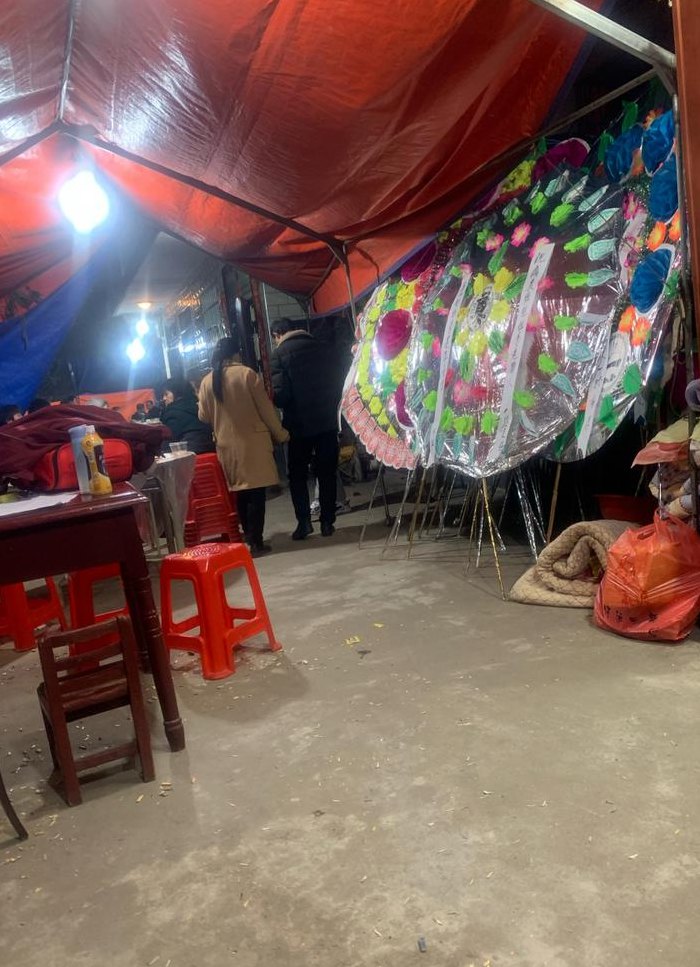 老人去世守夜哪些人守（老人过世守夜能关门吗）