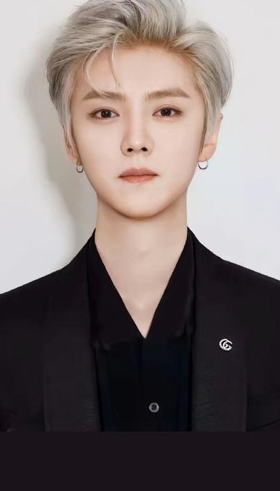 鹿晗的真名叫什么（鹿晗是真名还是艺名）