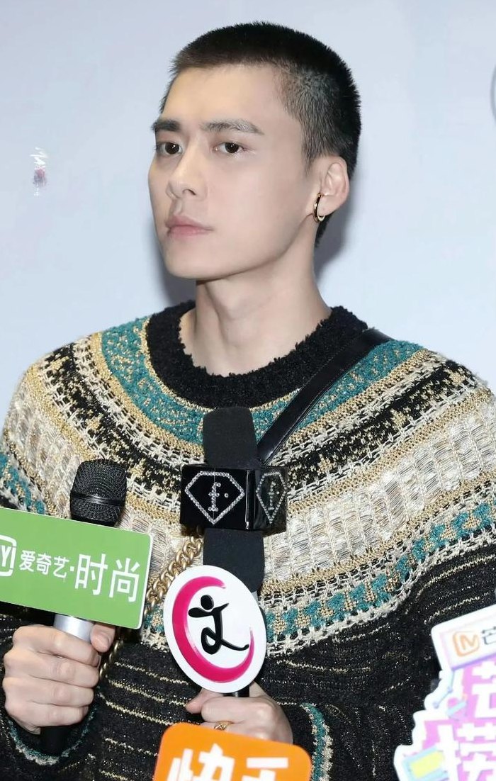 李易峰真实身高出来了（李易峰自曝真实身高）