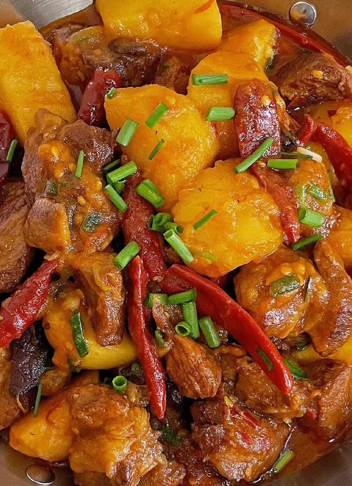 牛肉炖土豆怎么烧（牛腩烧土豆怎么烧最好吃）