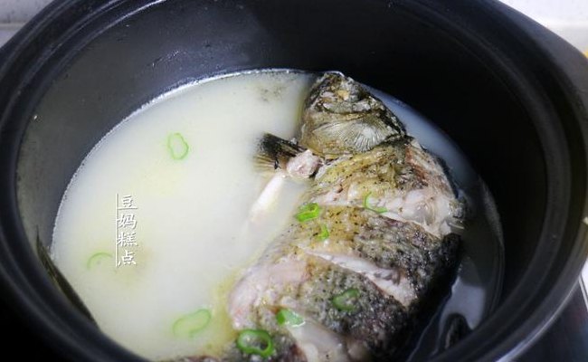 鲫鱼汤炖多久（鲫鱼汤炖多久能熟）