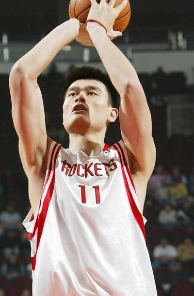 中国篮球运动员（中国篮球运动员曾效力于nba火箭队）
